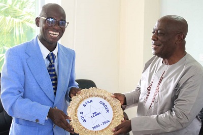 S K Boafo receives Gold Star Order of Excellent Leadership award
