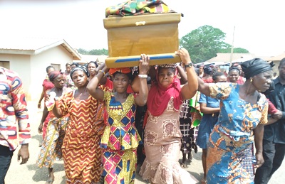 Women pallbearers at Tafi Agome
