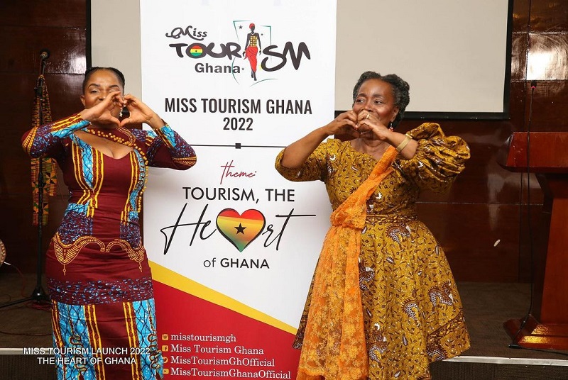 Mrs.Delphine Brew-Hammond (right) flanked by Sedinam Atsyor , the Chaperone unveil the theme for this year