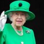 Queen Elizabeth waves goodbue to the world