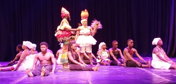 ‘Vorsa’ attracts hundreds at Alliance Francaise