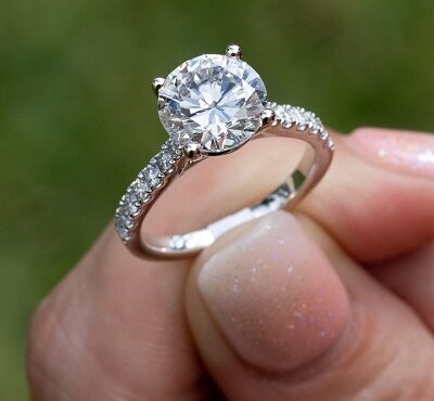 Woman calls off wedding, sells £13,500 engagement ring on Facebook