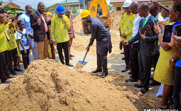 Dr. Bawumia cuts sod and offers support for the construction of Liberty Assemblies of God Church Hospital