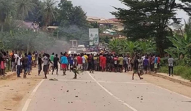 Thousands of Teshie residents protest over deplorable roads