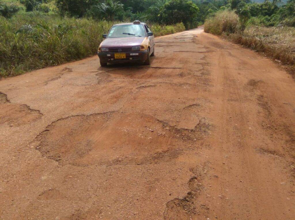 Portion of road with portholes from Huhunya junction to Boti Falls