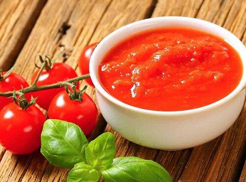 Home-made tomato puree